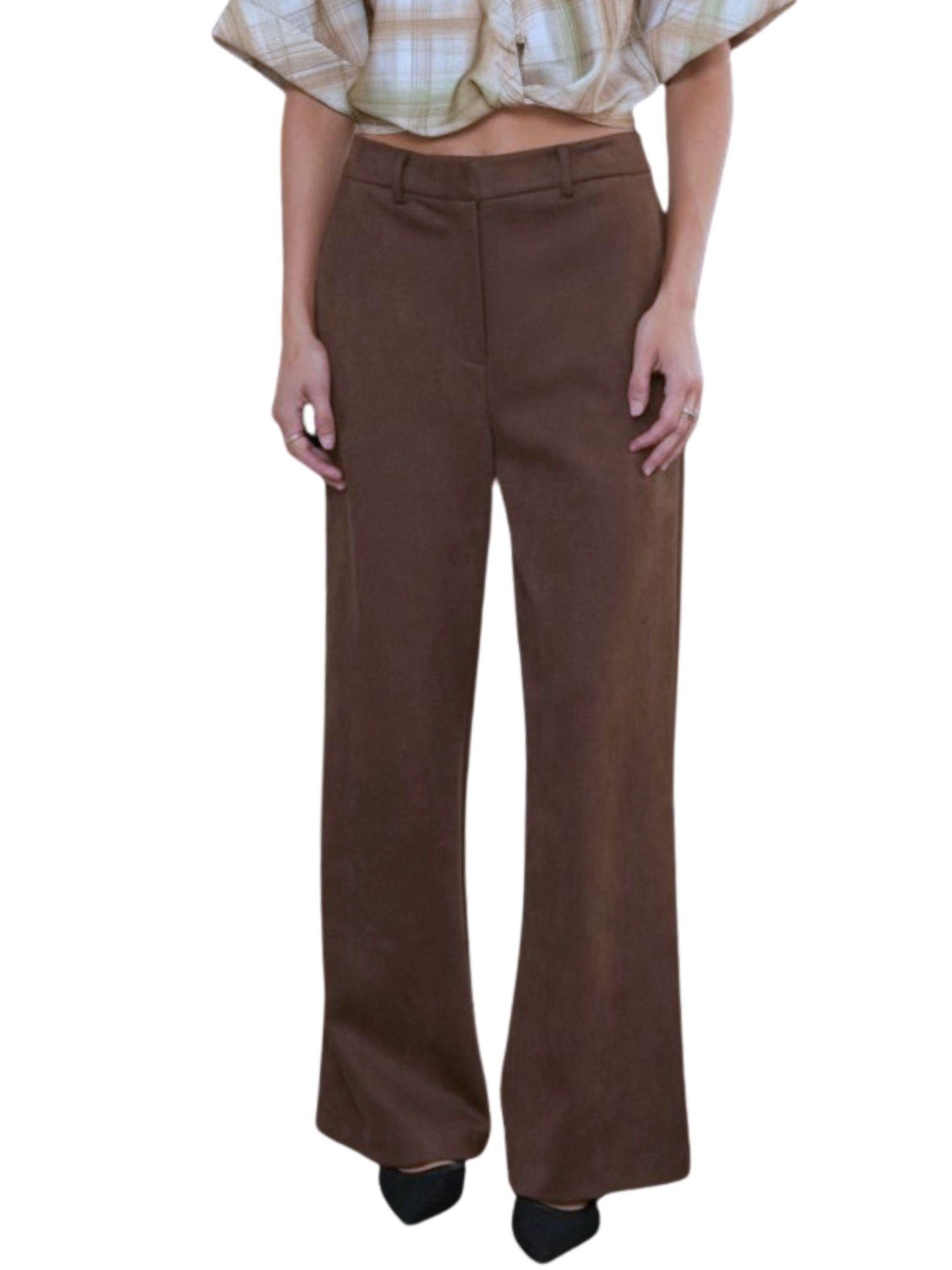 Pantalón café de pierna ancha en ante vegano para mujer.