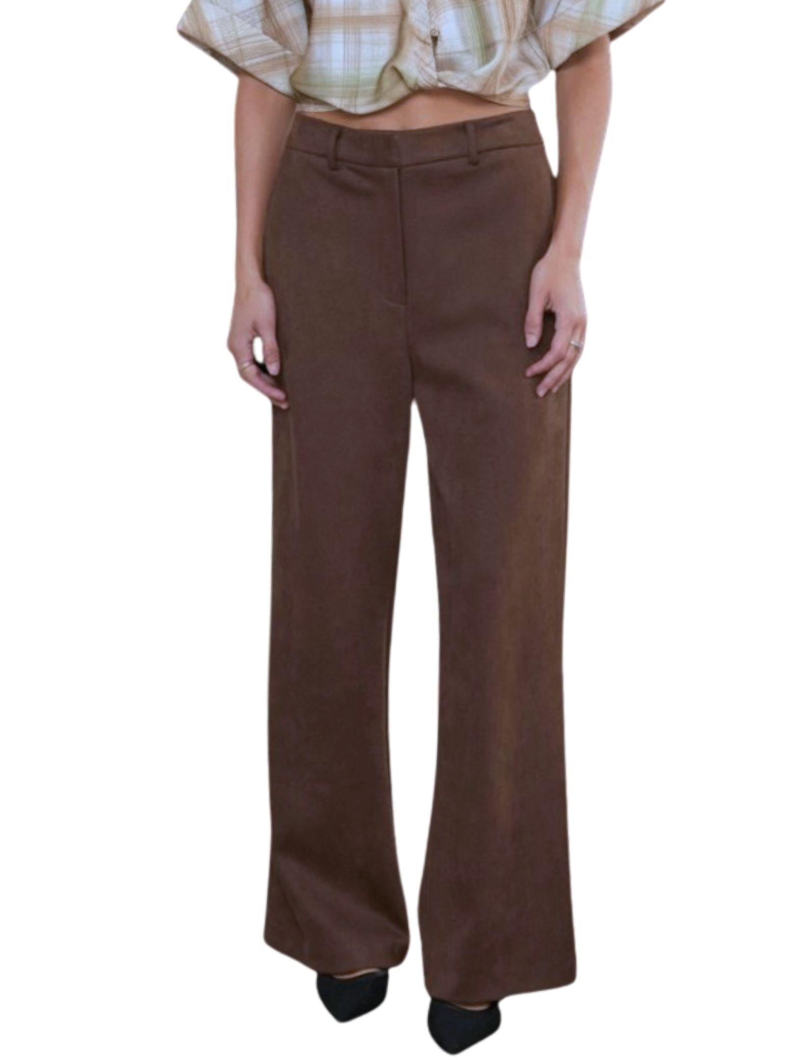 Pantalón café de pierna ancha en ante vegano para mujer.