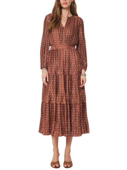 Vestido midi plisado de lunares para mujer visto de frente.